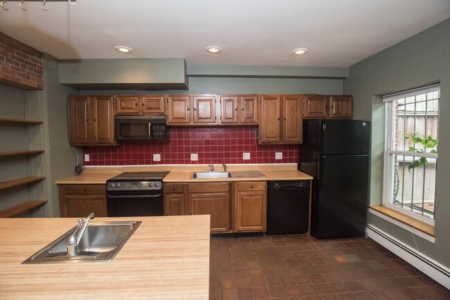 Building Photo - 63 Rutland St