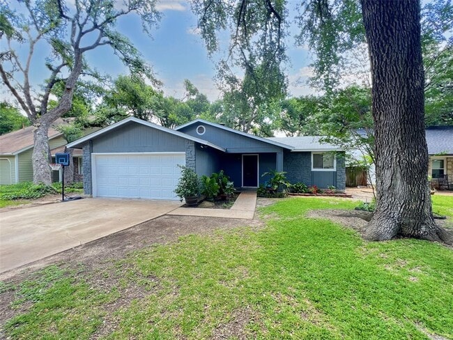 Building Photo - 9731 Anderson Village Dr