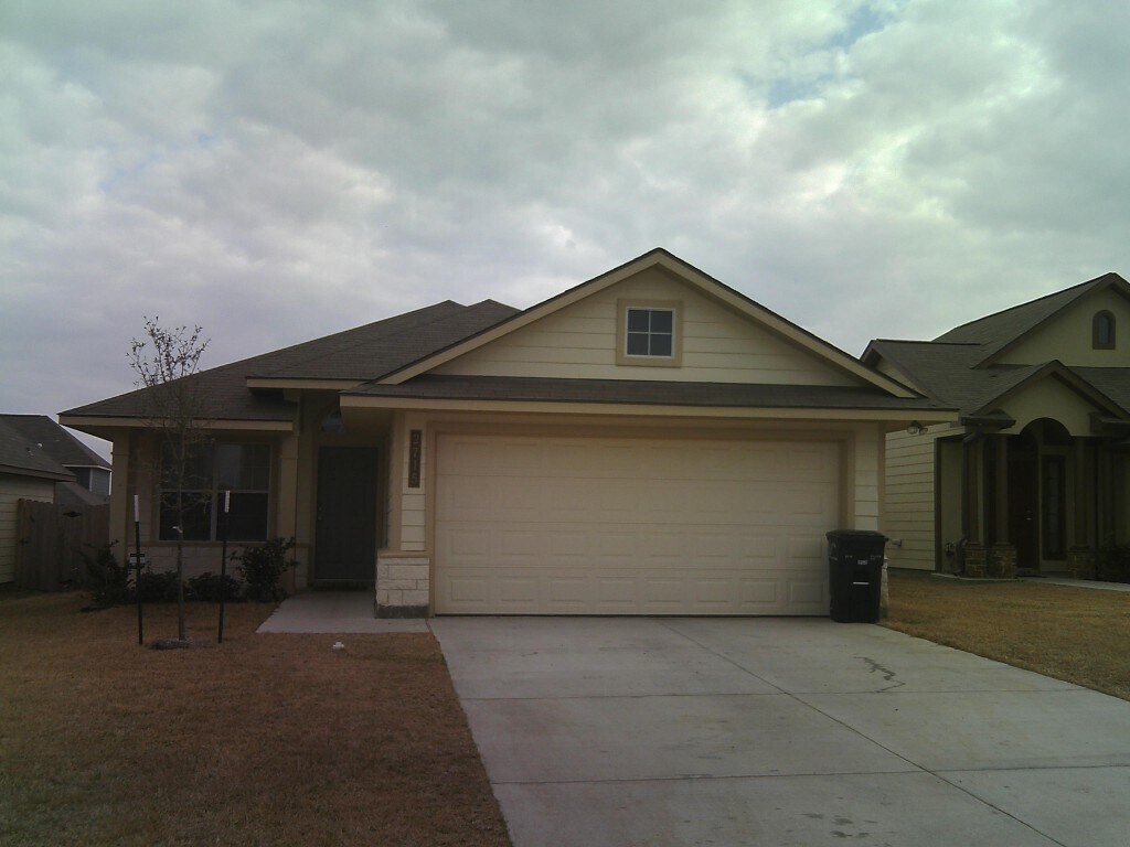 Primary Photo - College Station - 3 bedroom / 2 bath / gar...