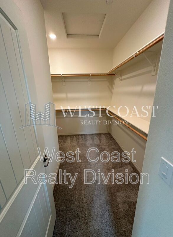 Foto del edificio - 16020 Voyager Ave