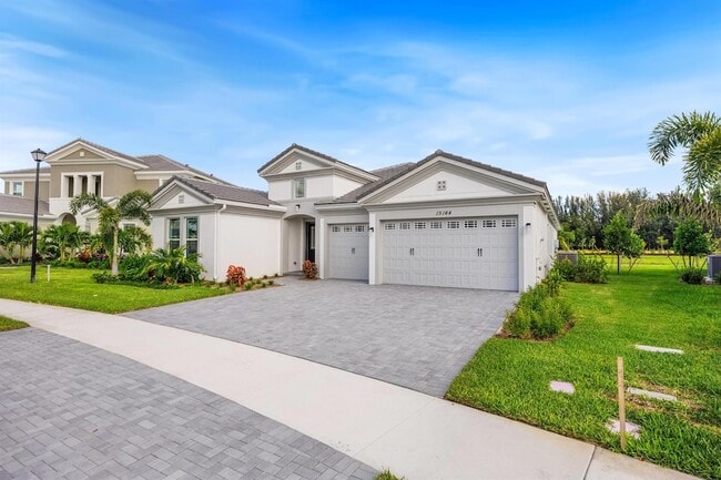Building Photo - 15144 Wildwood Cir