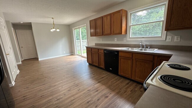 Foto del edificio - 7421 Spring Run Dr