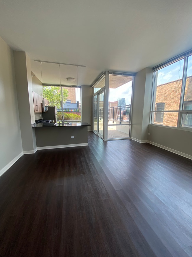 Foto del edificio - 316 W Erie St