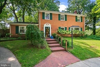 Building Photo - 5801 Devonshire Dr