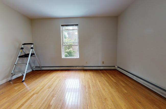 Building Photo - 346 Allston St