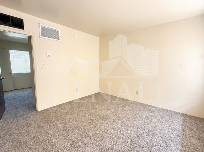 Building Photo - 1211 W Apache Trail