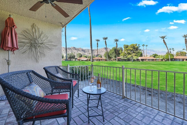 Foto del edificio - 48 Palma Dr