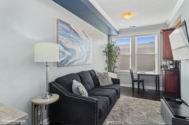 Foto del edificio - 536 1/2 W Belmont Ave