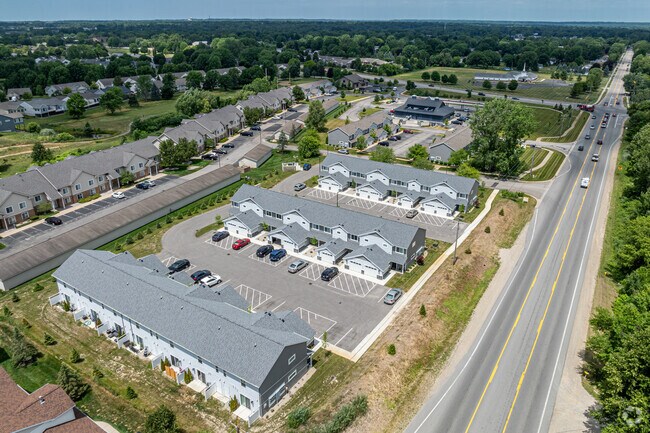 Foto aérea - Fairway Corners Townhomes