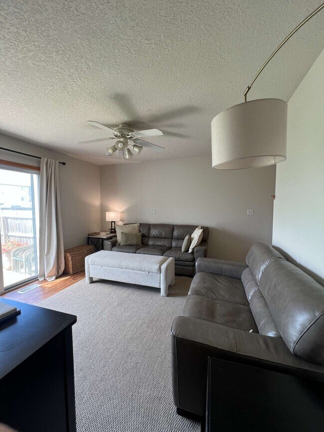 Foto del edificio - 402 4th St NW