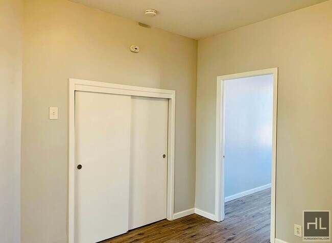 Building Photo - 58 AVENUE