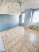 Building Photo - 162 Catherine St