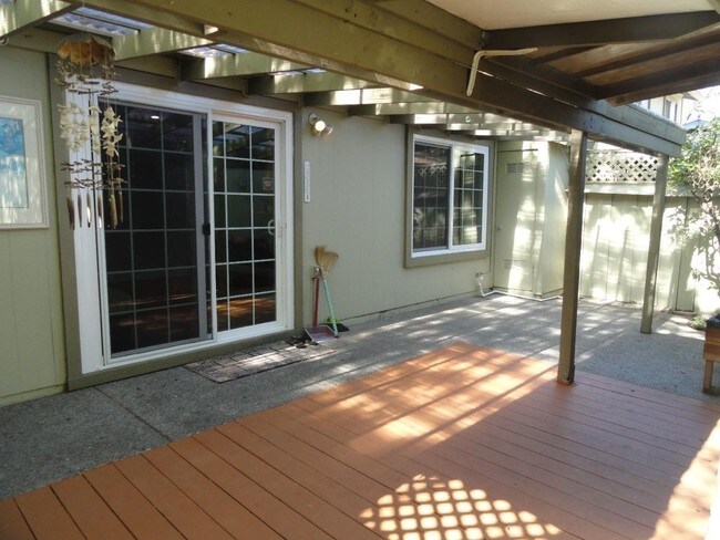 Building Photo - 1089 Ribisi Cir