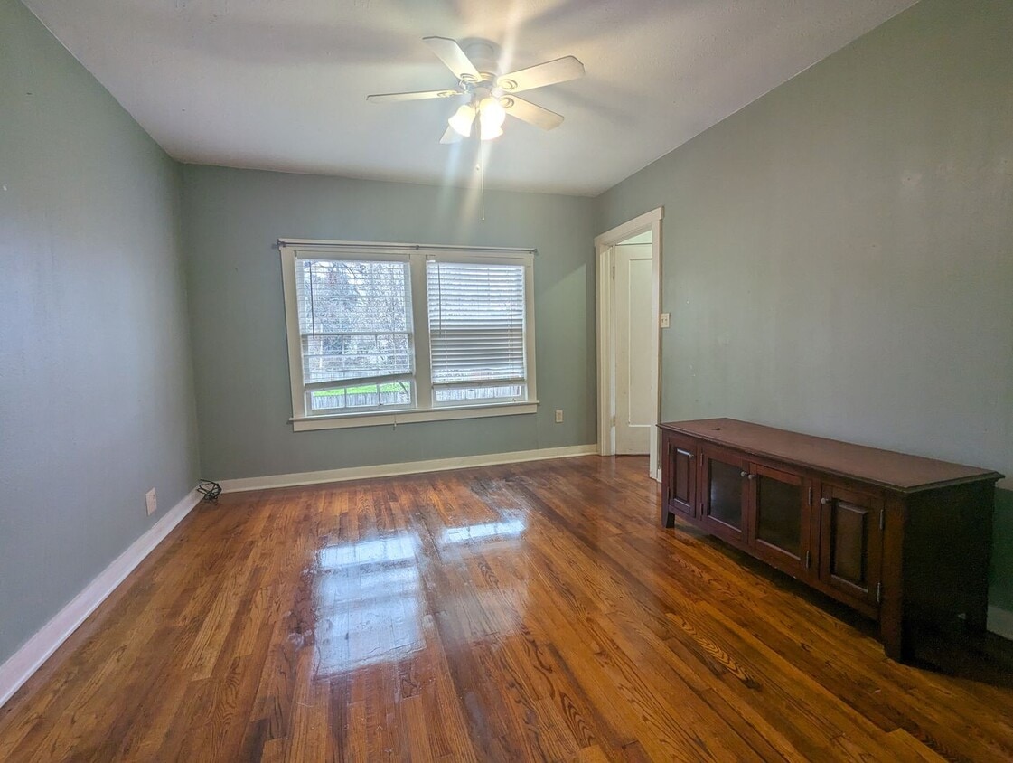 Primary Photo - Garage Studio Apartment in Texarkana, Arka...