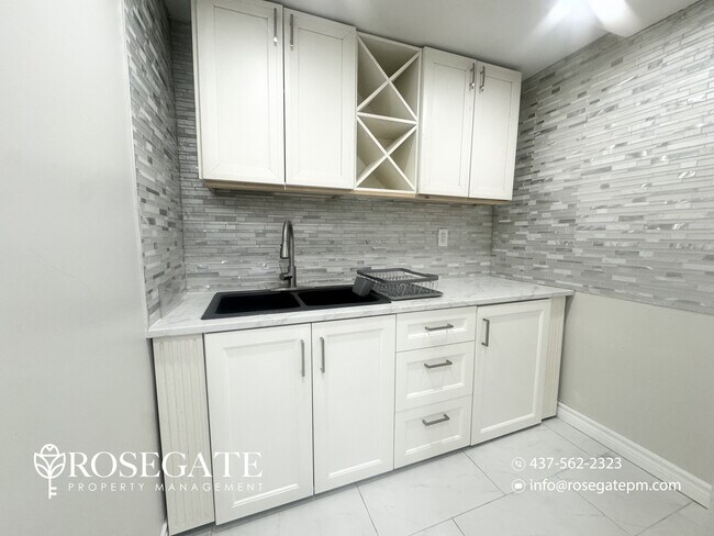 Photo du bâtiment - Spacious 1-Bedroom Basement Apartment with Parking – Brampton
