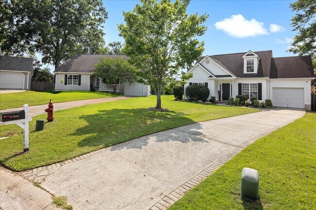 Foto del edificio - 2044 Shoreline Dr