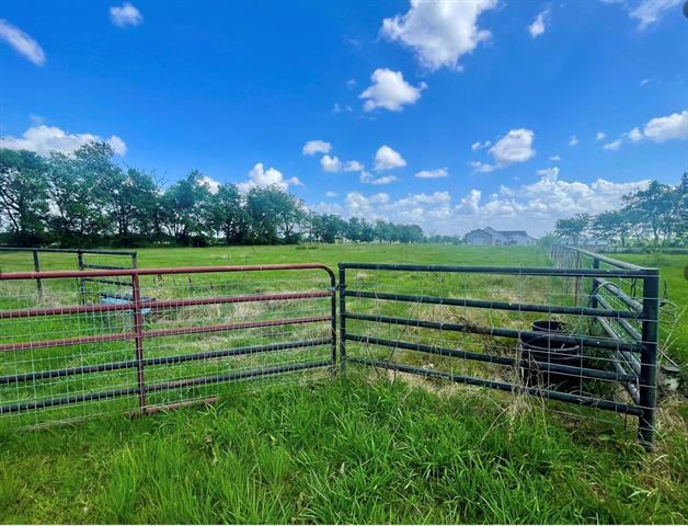 Foto del edificio - 1692 Farm Rd 2653 S