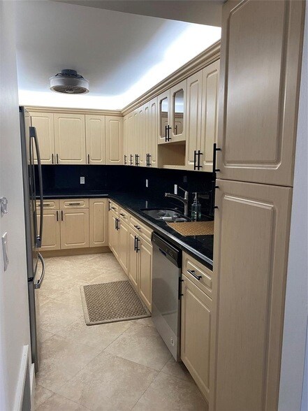 Foto del edificio - 1200 Hibiscus Ave