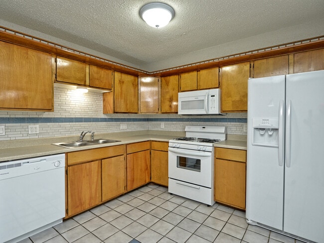 Foto del edificio - 5913 Little Creek Trail