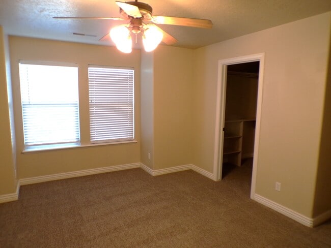 Foto del edificio - 2041 W Crescent Row