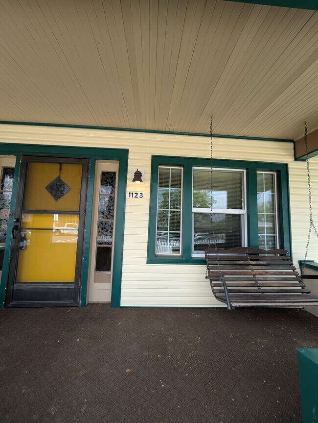 Foto del edificio - 1123 N Hayes Ave