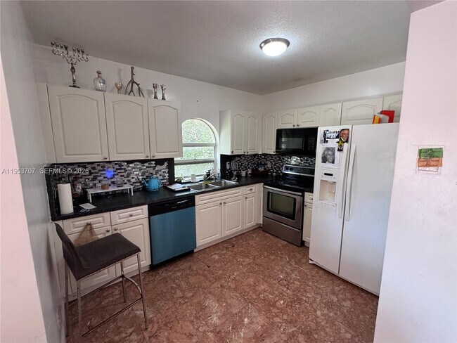 Foto del edificio - 9008 Collins Ave