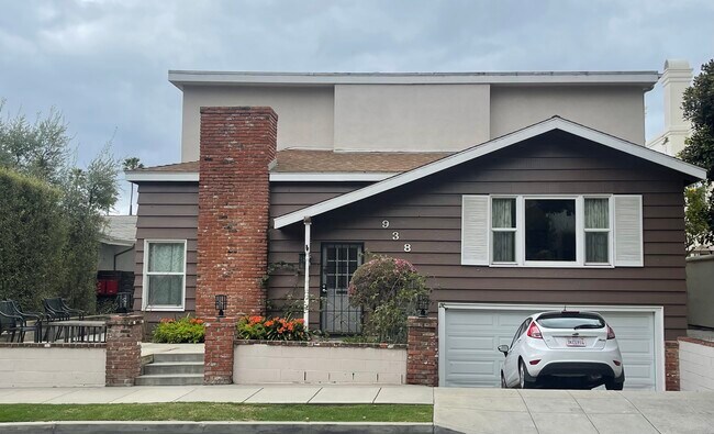 Apt Building Front #1 - 938 20th Street