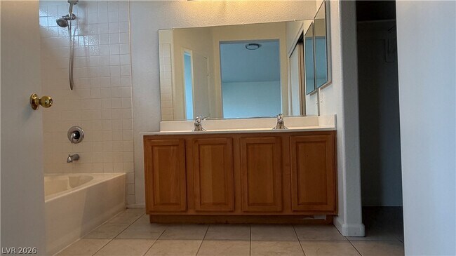 Building Photo - 5328 Desert Columbine Ct