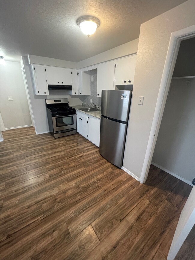 Kitchen - 2319-2347 Lee St SE