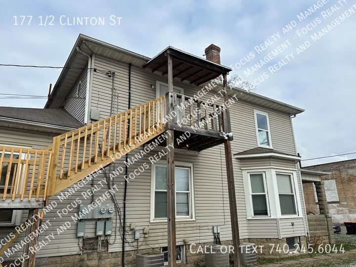 Foto principal - 177 1/2 Clinton St-