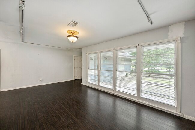 Foto del edificio - 4626 Evergreen St