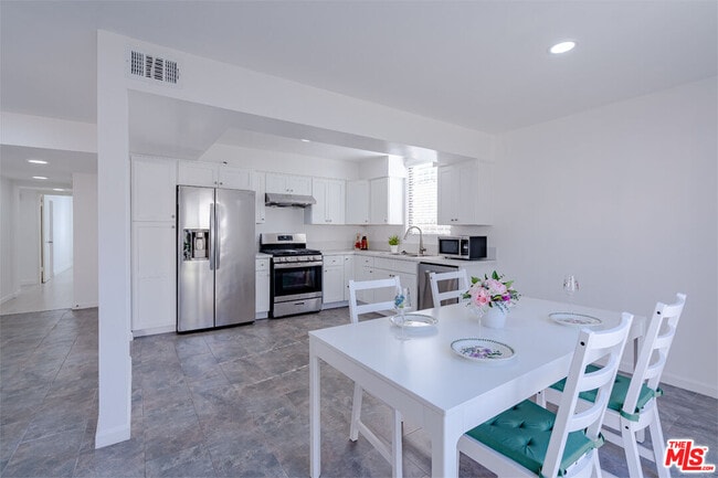 Foto del edificio - 1017 S Bedford St