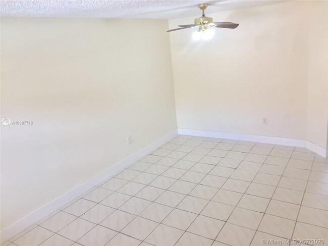 Building Photo - 11378 W Flagler St