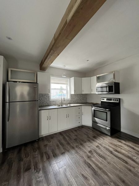 Photo principale - 747 Riverside Dr