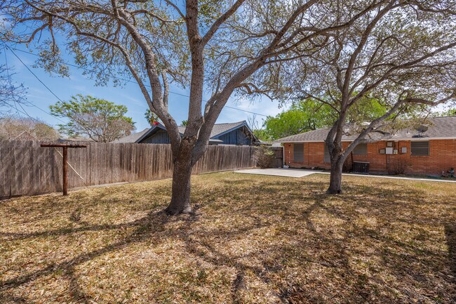 Foto del edificio - 1137 Bradshaw Dr
