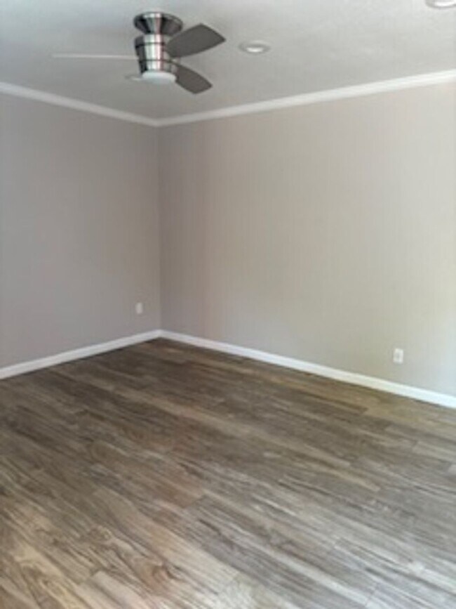 Building Photo - 1402 S Bonarden Ln