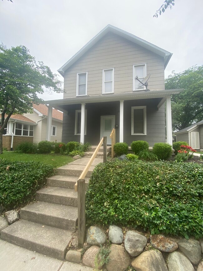 Building Photo - 1808 Thompson St