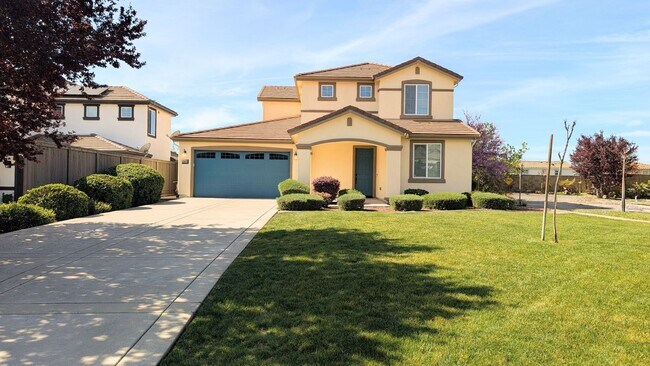 Foto del edificio - BEAUTIFUL SINGLE-FAMILY HOME IN BLACKSTONE IN EDH!