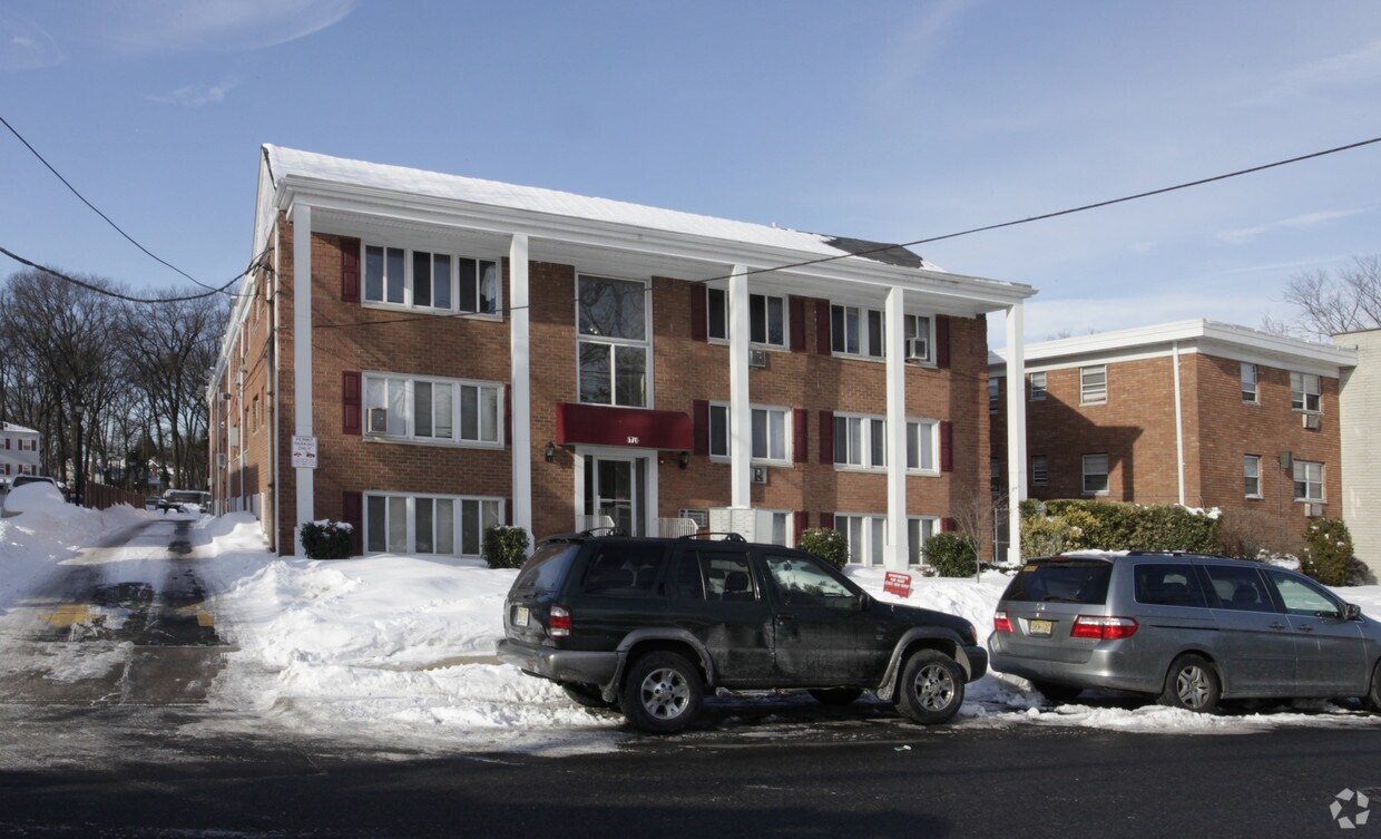 Foto del edificio - 570 Cherry St