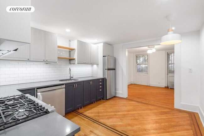 Foto del edificio - 125 Gates Ave