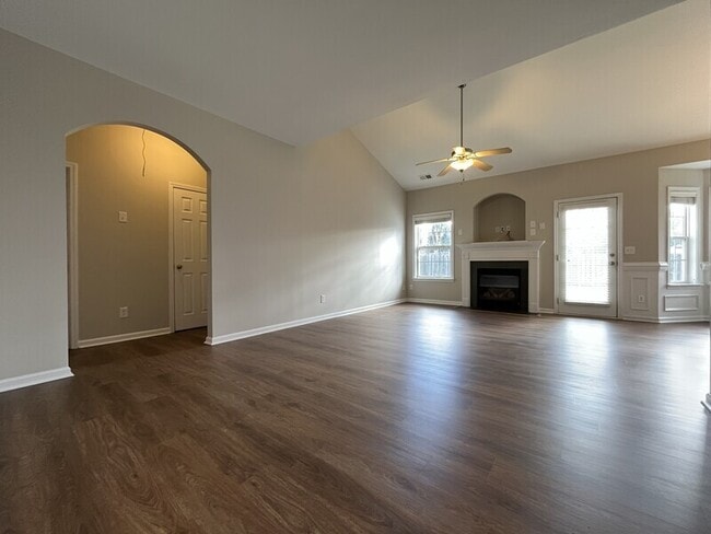 Photo - 2004 Helleri Dr House