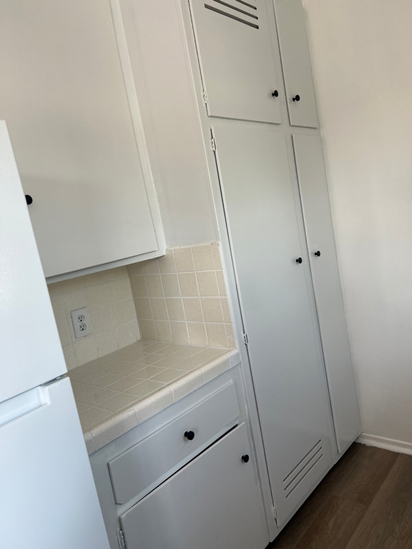 Building Photo - 3110 Livonia Ave