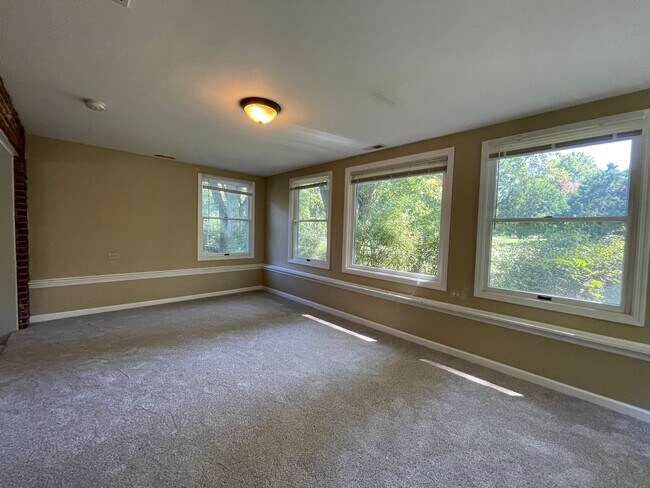 Foto del edificio - 1 Bedroom 1 Bath Unit in Grayslake!