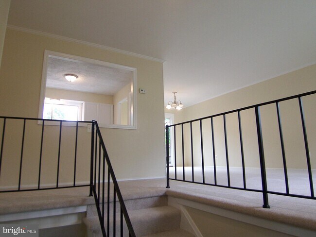 Foto del edificio - 420 Larkspur Dr
