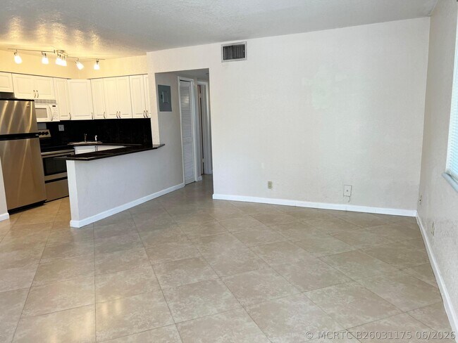 Foto del edificio - 4050 NE 12th Terrace