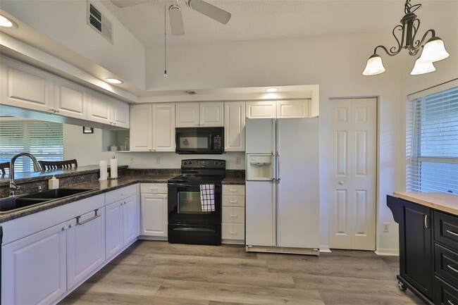Building Photo - 6368 99th Way N