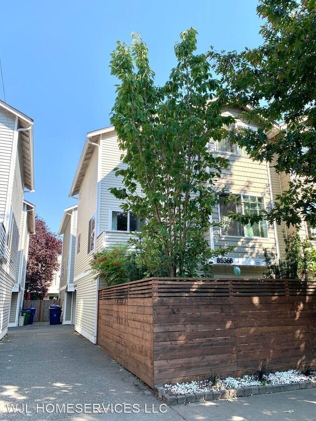8536 Midvale Ave N, Seattle, WA 98103 House Rental in Seattle, WA