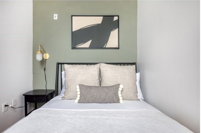 Foto del edificio - 541 E Broadway