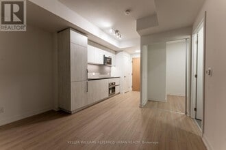 Building Photo - 35 Parliament St