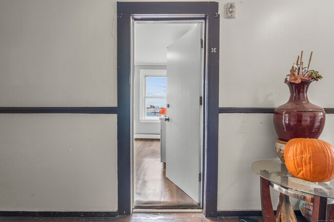 Foto del edificio - 14 Crown St